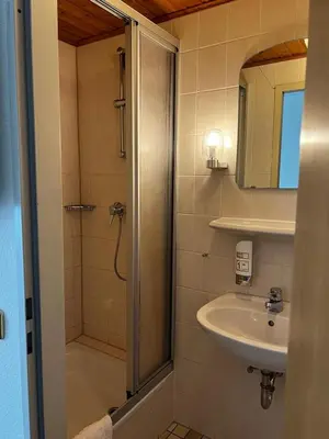 Ein Badezimmer in der Unterkunft Hotel Ratskeller Falkenstein Vogtland