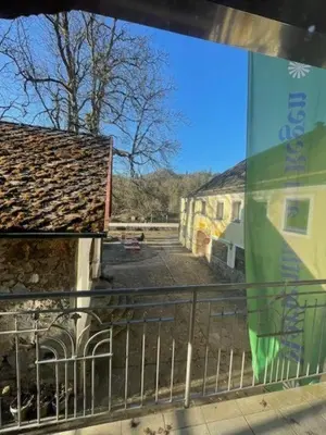 Das Gebäude in dem sich das Gasthaus befindet