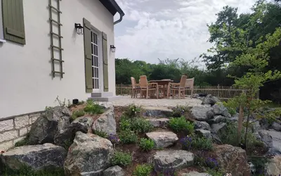 Ein Garten an der Unterkunft Kleine Auszeit Ahorntal