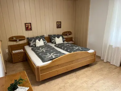 Ein Bett oder Betten in einem Zimmer der Unterkunft Fewo Peter