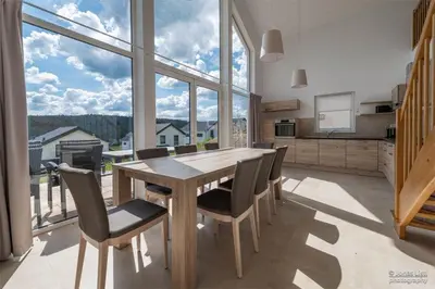 Küche/Küchenzeile in der Unterkunft Ferienhaus Sanddornweg 09 an der Therme Obernsees