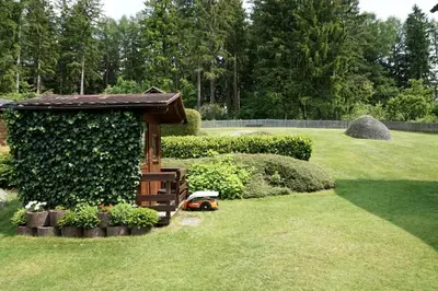 Ein Garten an der Unterkunft Panorama Apart Fichtelberg