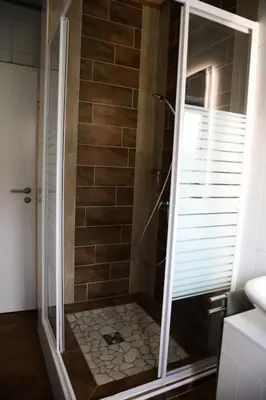 Ein Badezimmer in der Unterkunft Suite 13 Natur grün mit 2 Zimmer