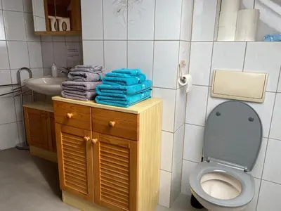 Ein Badezimmer in der Unterkunft Dachgeschosswohnung im zweiten Obergeschoss
