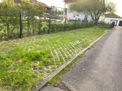 Ein Garten an der Unterkunft Dachgeschosswohnung im zweiten Obergeschoss