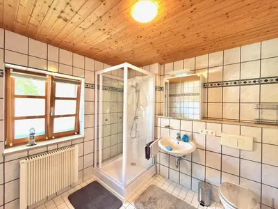 Ein Badezimmer in der Unterkunft Bayerwaldhaus - Tradition trifft Moderne