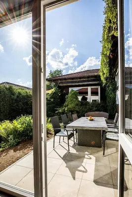 Ein Balkon oder eine Terrasse in der Unterkunft Modernes Apartment in Mistelgau 2