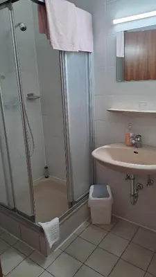 Ein Badezimmer in der Unterkunft Keller's Quartier im Burghotel