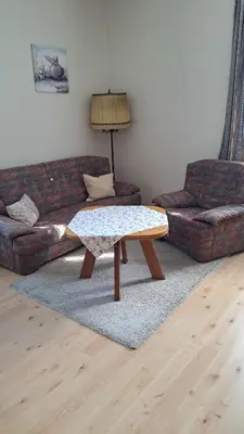 Ein Sitzbereich in der Unterkunft Keller's Quartier im Burghotel