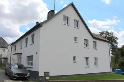 Das Gebäude in dem sich die Ferienwohnung befindet