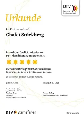 Ein Zertifikat, Auszeichnung, Logo oder anderes Dokument, das in der Unterkunft Chalet Auszeit im Schönseer Land ausgestellt ist