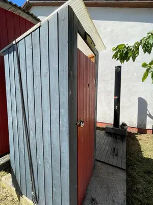 Das Gebäude in dem sich der Campingplatz befindet