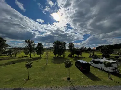 Naturlandschaft in der Nähe des Campingplatzes