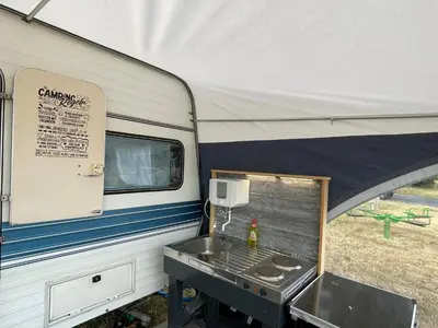 Küche/Küchenzeile in der Unterkunft Wohnwagen Tempore Antiquo