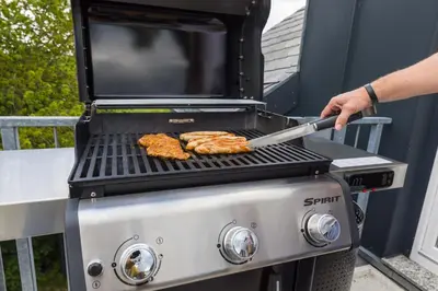 Ein für Gäste verfügbarer Grill in der Ferienwohnung