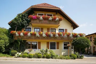 Das Gebäude in dem sich the country house befindet