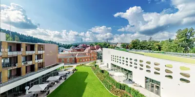 Ein allgemeiner Bergblick oder ein Berglick von des Hotels aus