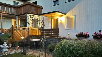 Ein Garten an der Unterkunft Ferienwohnung Am Blauen Hügel in Eckersdorf