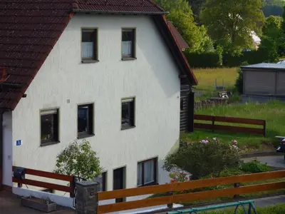 Ein Garten an der Unterkunft Ferienwohnung Jedermann