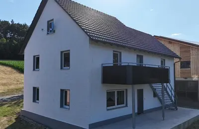 Das Gebäude in dem sich die Ferienwohnung befindet