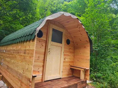 Das Gebäude in dem sich der Campingplatz befindet