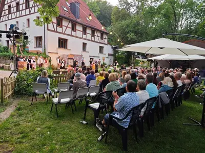 Gäste, die in der Unterkunft Hobbit Hütte am Bach ohne Bettwäsche übernachten