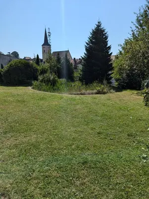 Ein Garten an der Unterkunft Ferienwohnung Sperber