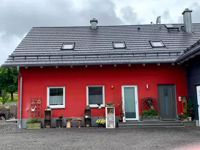 Das Gebäude in dem sich die Ferienwohnung befindet