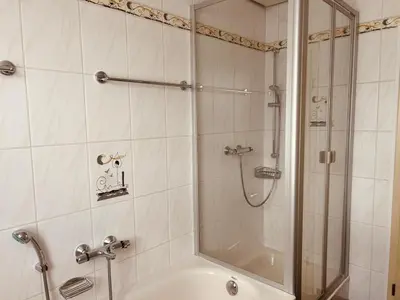 Ein Badezimmer in der Unterkunft NEU Ferienwohnung Gudrun