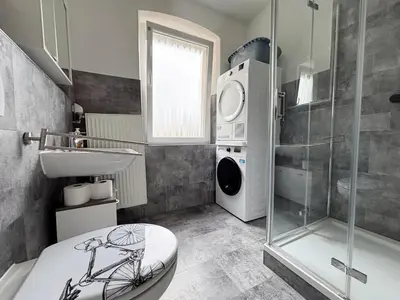 Ein Badezimmer in der Unterkunft FeWo, Unterkunft für Dienstreisen Unterkunft in Rehau, DE