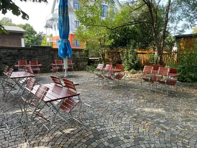 Ein Garten an der Unterkunft LANDGASTHAUS Döbraberg