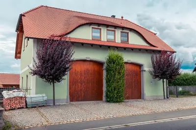 Das Gebäude in dem sich die Ferienwohnung befindet