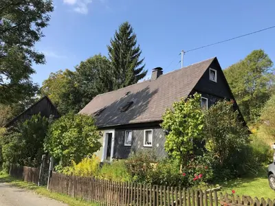Das Gebäude in dem sich die Ferienwohnung befindet