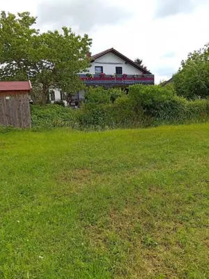 Ein Garten an der Unterkunft Ferienwohnung Baumann Alois