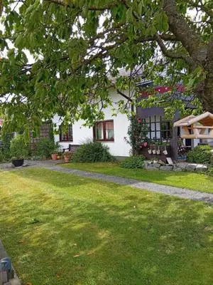 Ein Garten an der Unterkunft Ferienwohnung Baumann Alois