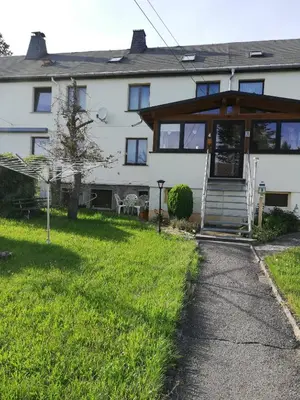 Ein Garten an der Unterkunft Ferien- und Monteurwohnung Kieß