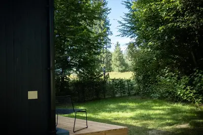 Ein Garten an der Unterkunft Tiny House für Naturliebhaber & Entdecker