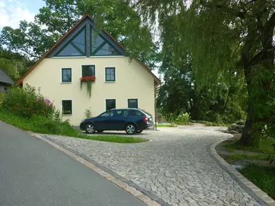 Das Gebäude in dem sich die Ferienwohnung befindet