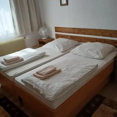 Doppelbett Zimmer