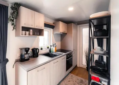 Küche/Küchenzeile in der Unterkunft Tiny House mit Terrasse und Garten in Altstadtnähe inkl Parkplatz