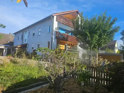 Das Gebäude in dem sich die Ferienwohnung befindet