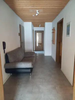 Ein Sitzbereich in der Unterkunft Ferienwohnung am Pinzigberg