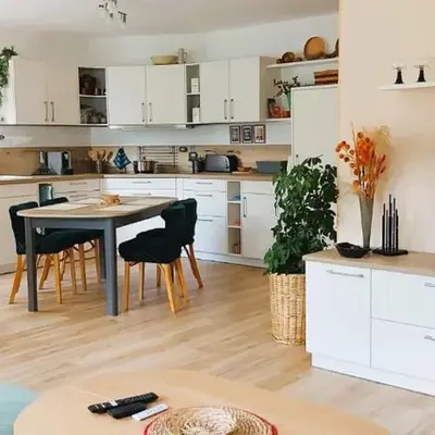 FeWoAngela