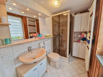 Ein Badezimmer in der Unterkunft Neubert