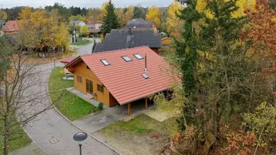 Das Gebäude in dem sich das Ferienhaus befindet