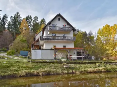 Das Gebäude in dem sich die Ferienwohnung befindet