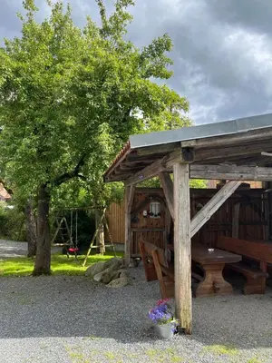Ein Garten an der Unterkunft Der Grandlhof