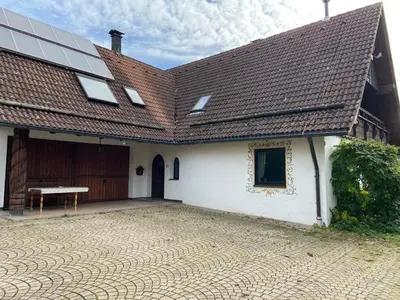 Das Gebäude in dem sich die Ferienwohnung befindet
