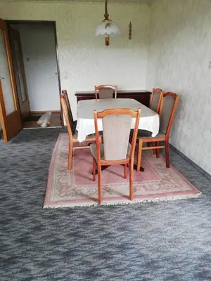 Ein Sitzbereich in der Unterkunft Wohnung für Arbeiter und Monteure bis 7 Personen