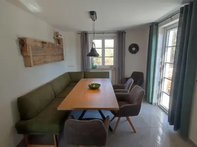 Ein Sitzbereich in der Unterkunft Holiday home in Ahorntal with swimming pool